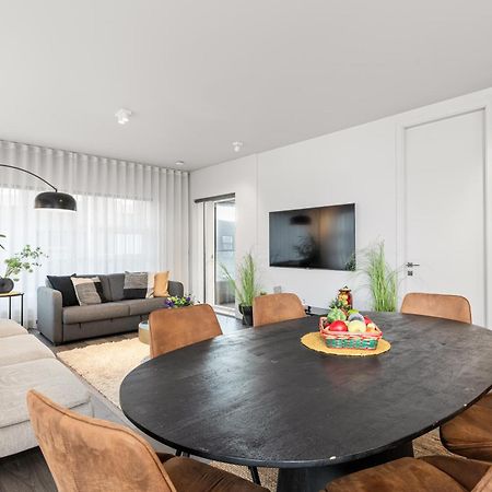 Vibrant Hafnatorg I Spacious Property With Expansive Garage Reykjavik Bagian luar foto