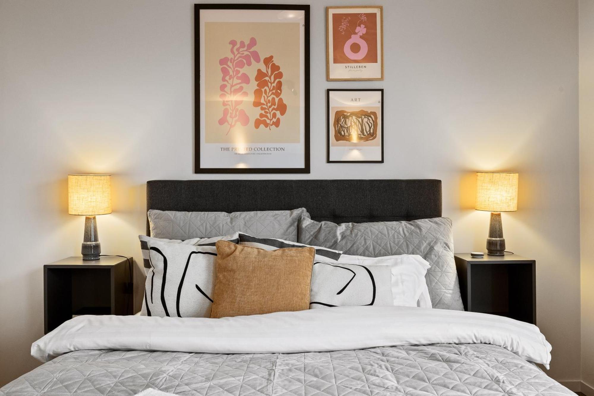 Vibrant Hafnatorg I Spacious Property With Expansive Garage Reykjavik Bagian luar foto