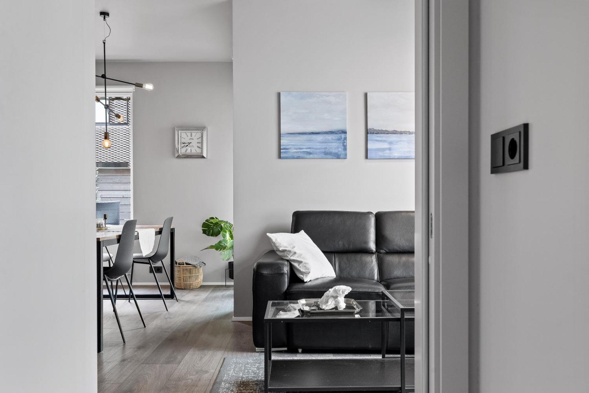 Vibrant Hafnatorg I Spacious Property With Expansive Garage Reykjavik Bagian luar foto