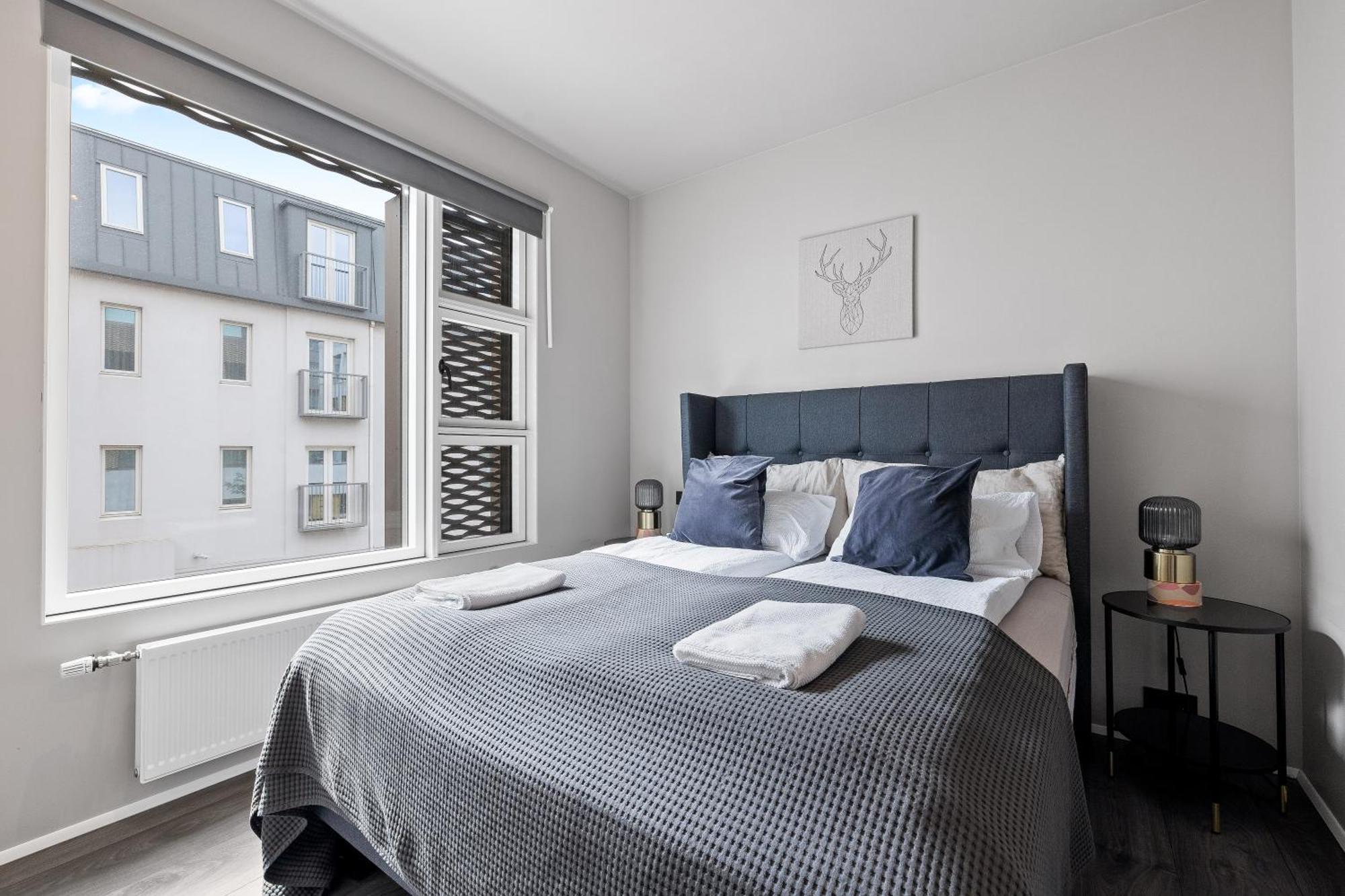 Vibrant Hafnatorg I Spacious Property With Expansive Garage Reykjavik Bagian luar foto
