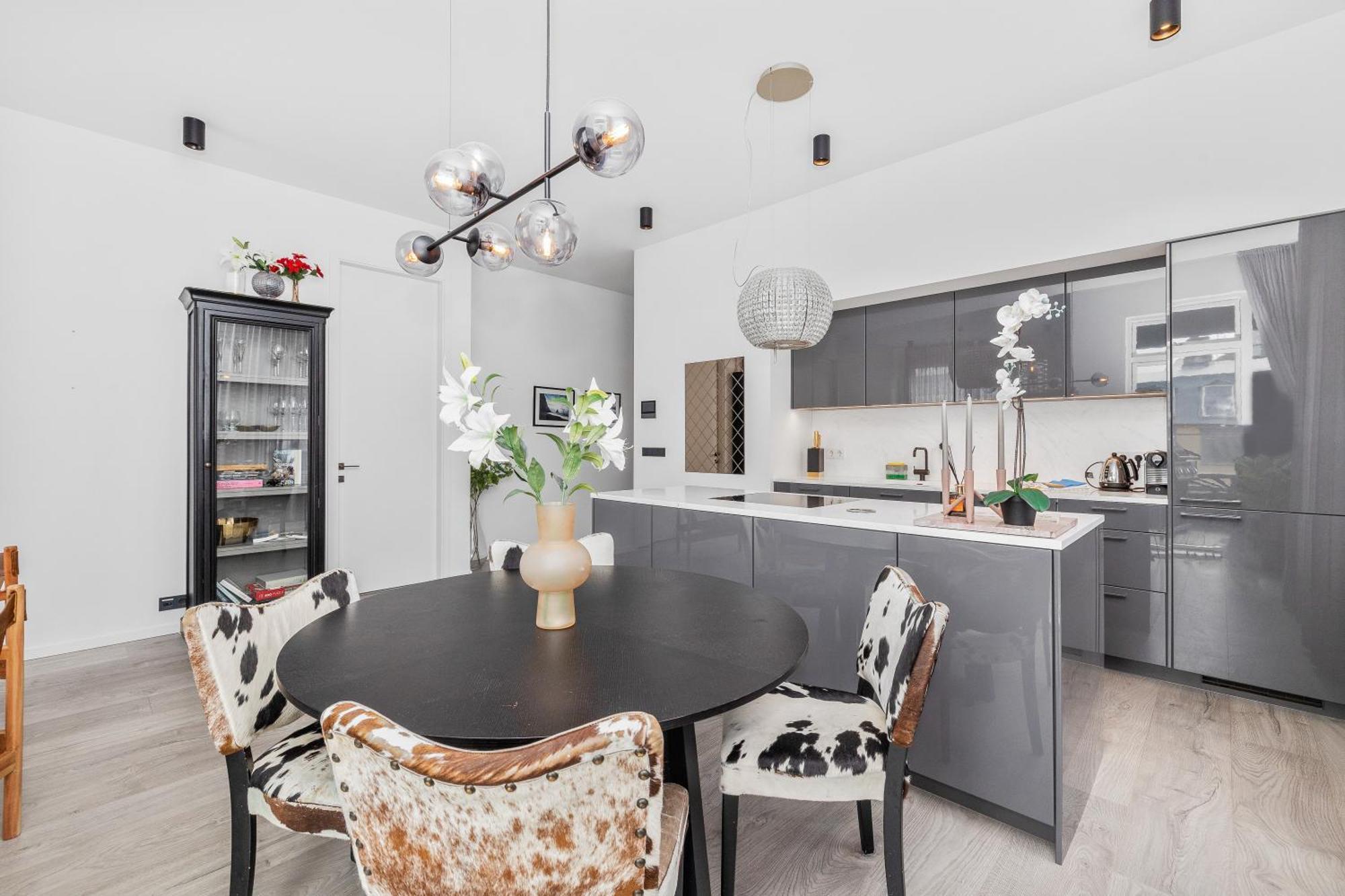Vibrant Hafnatorg I Spacious Property With Expansive Garage Reykjavik Bagian luar foto