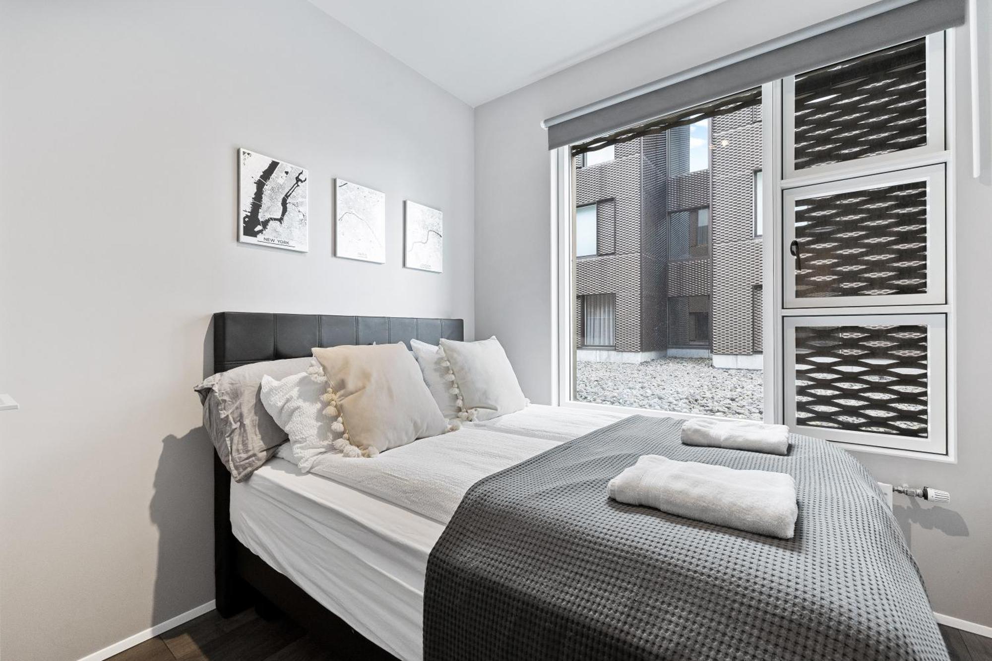 Vibrant Hafnatorg I Spacious Property With Expansive Garage Reykjavik Bagian luar foto