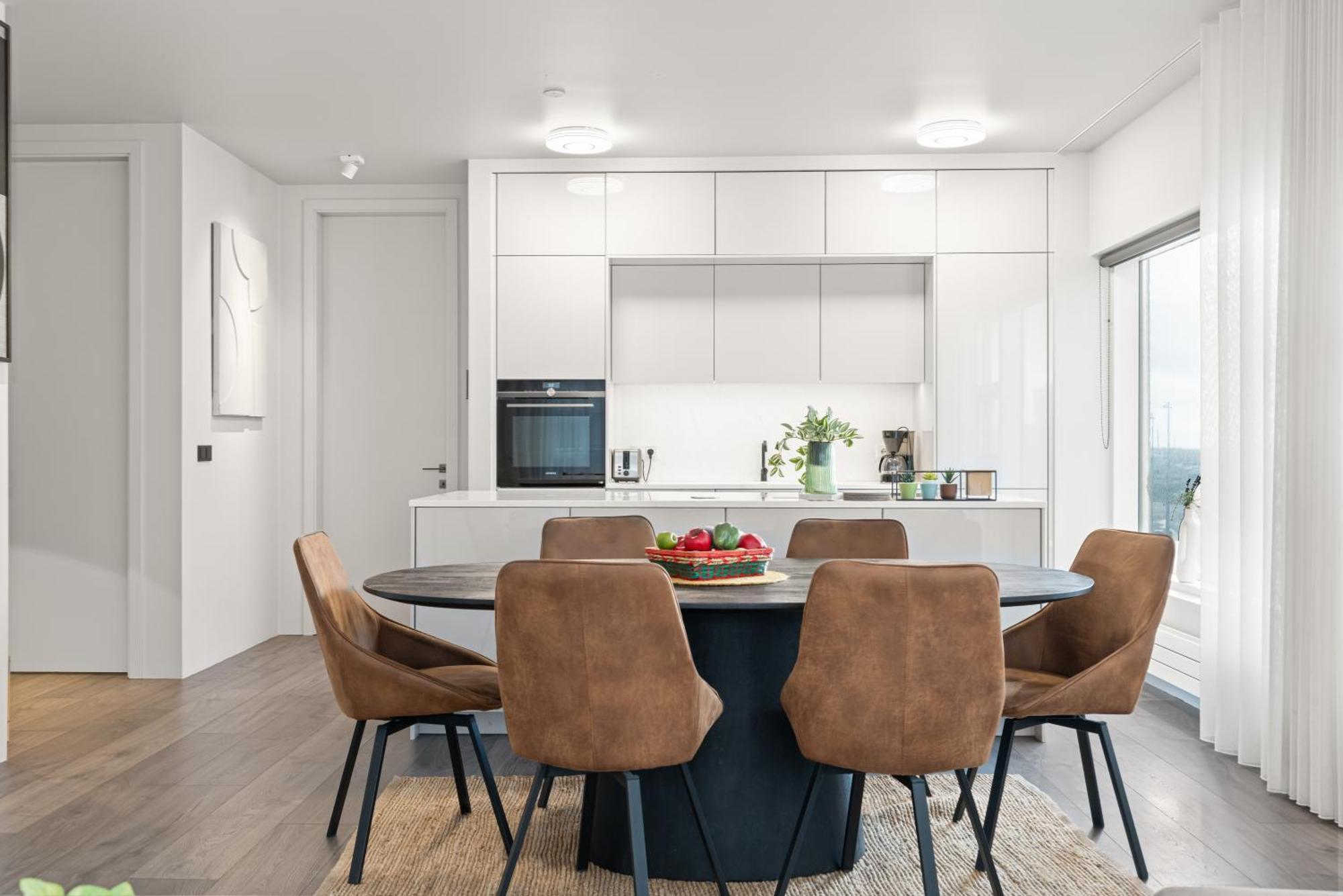 Vibrant Hafnatorg I Spacious Property With Expansive Garage Reykjavik Bagian luar foto