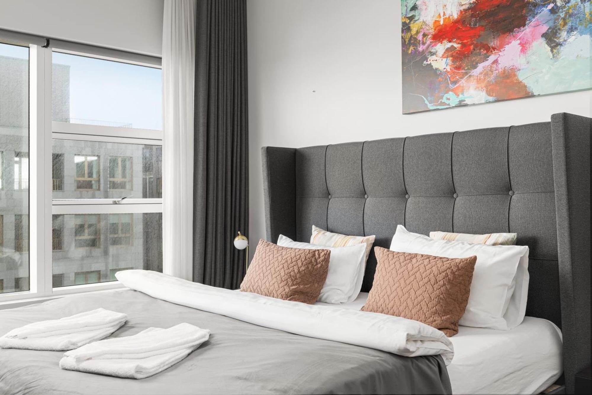 Vibrant Hafnatorg I Spacious Property With Expansive Garage Reykjavik Bagian luar foto